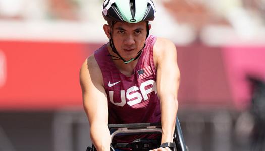 Raymond Martin competes in the 400-meter T52 preliminary round at the 2020 Tokyo Paralympic Games. (Kusomoto Photo)